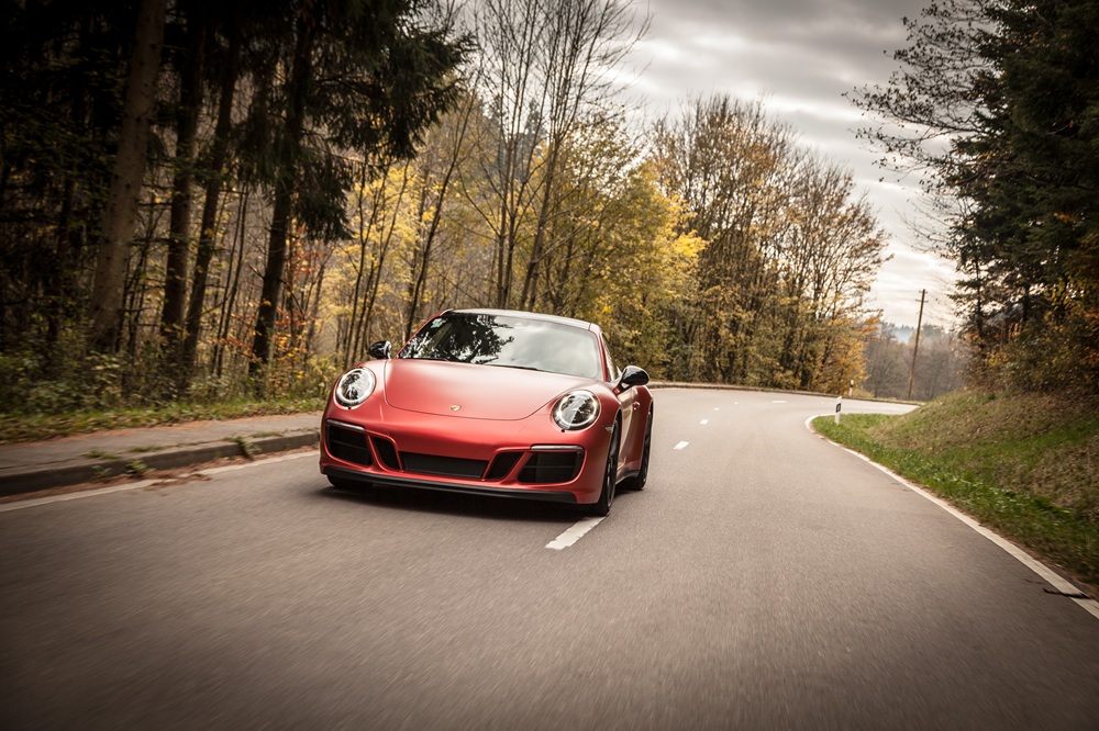 KW_Porsche_911_Facelift_C4-GTS_Typ_991_002.jpg