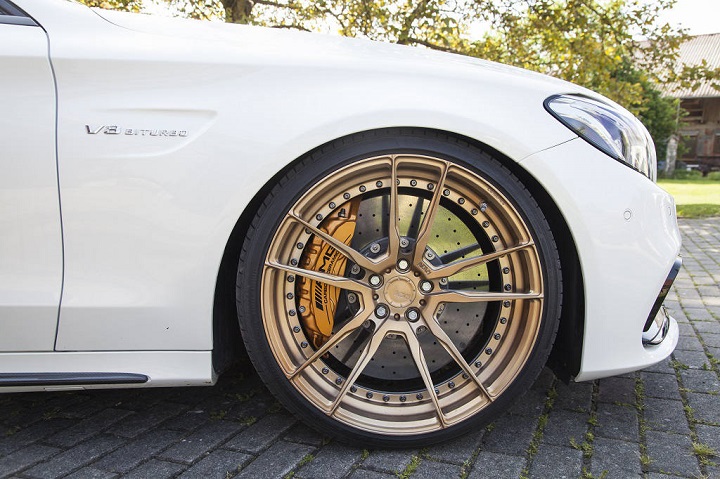 low_KW_V3_Mercedes-Benz_C63AMG_Standaufnahme_Detail.jpg