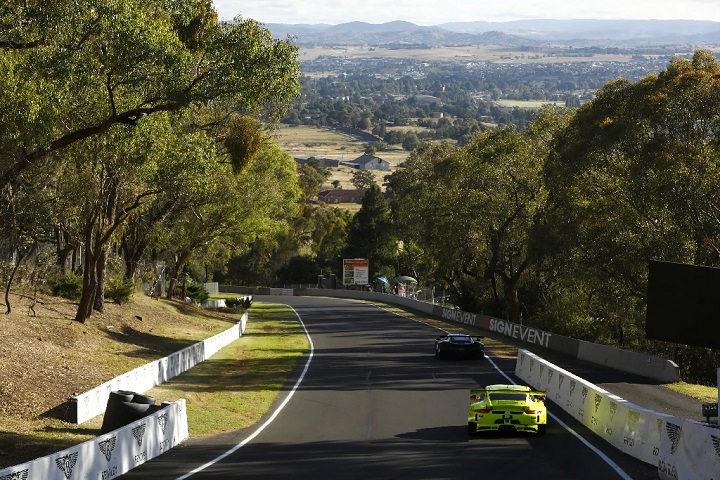 KW_Blog_Porsche_911_GT3_R_12hRaceBathurst_2018_006-1024x683 (1).jpg