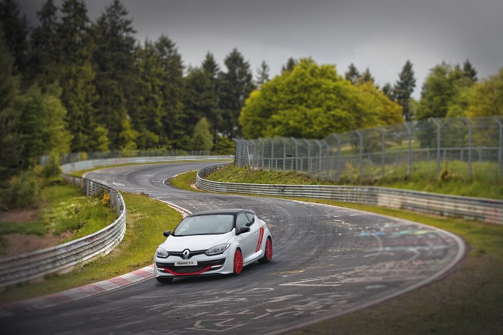 Renault-Megane-RS-275-Trophy-R-Nurburgring.jpg