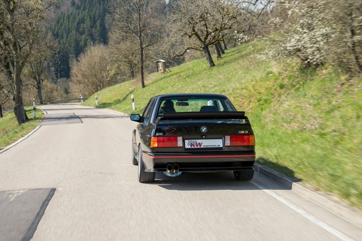 KW_Blog_BMW_M3_E30_KW_V3_Klassik_005-1024x683.jpg