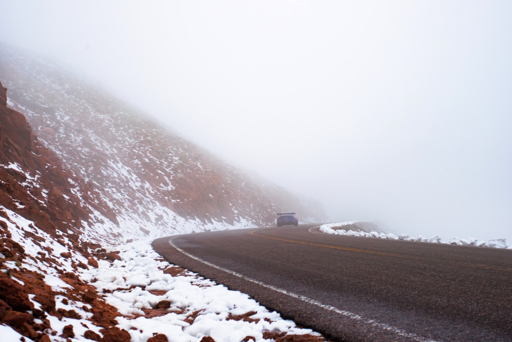 Tesla_Model_3_PikesPeak_Turn14_Eneos_Dai_Yoshihara_KW_Blog_008.jpg