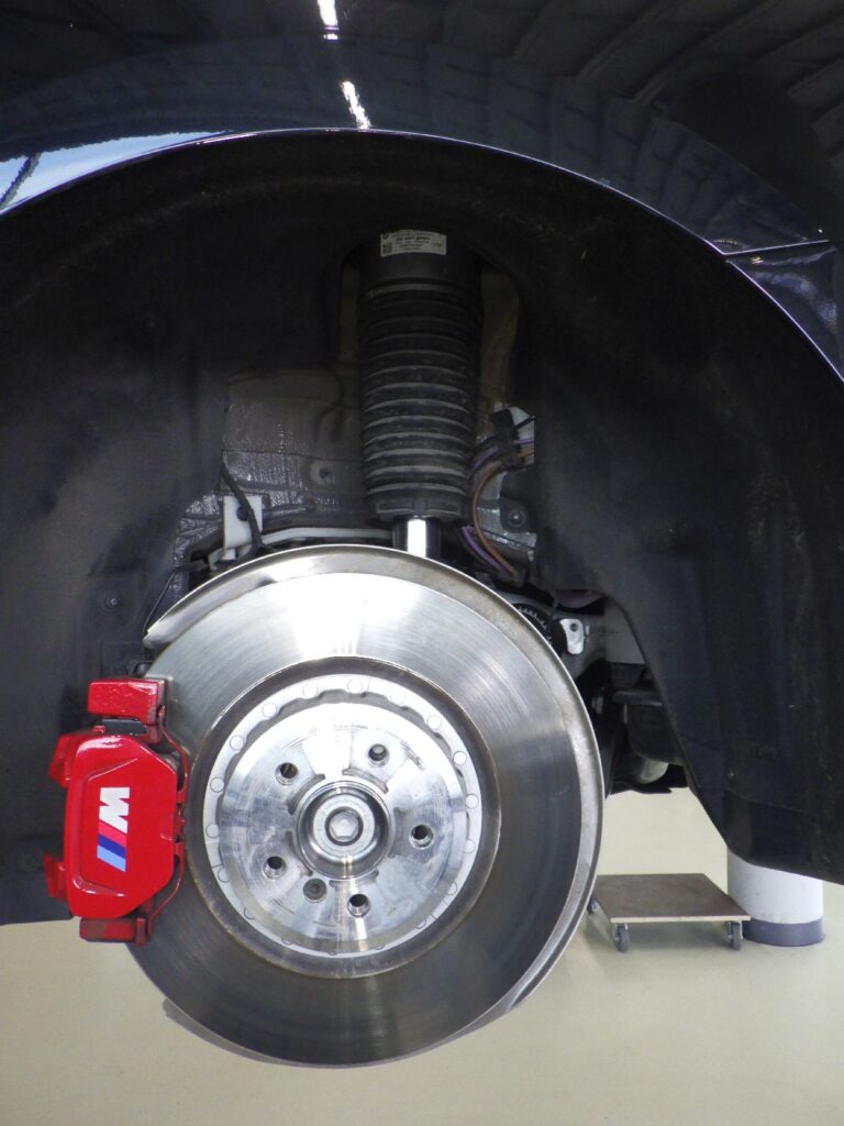 KW_Blog_KW_V3_BMW_i5_xDrive40_M60_xDrive_0016-768x1024.jpg