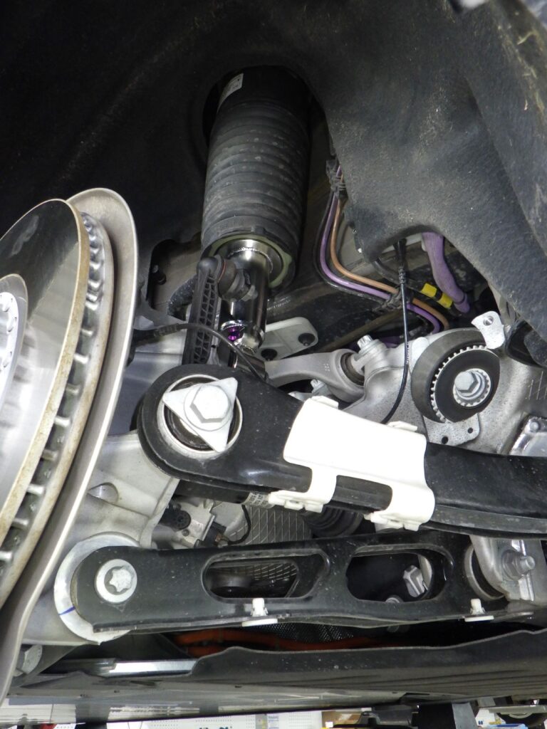 KW_Blog_KW_V3_BMW_i5_xDrive40_M60_xDrive_0017-768x1024.jpg
