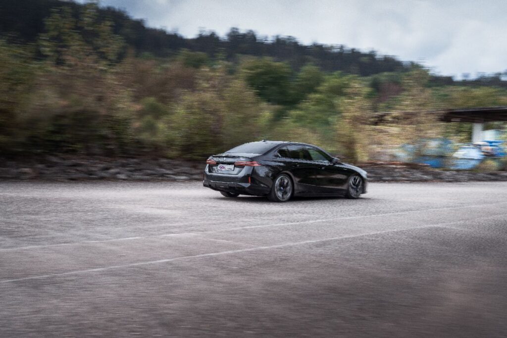 KW_Blog_KW_V3_BMW_i5_xDrive40_M60_xDrive_0008-1024x683.jpg